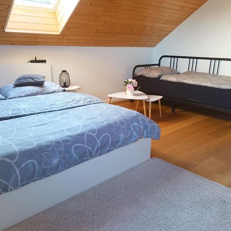 "Stone'S Throw" Krumlov 5 Min By Car, Lipno 15 Min By Car, 2 Bdrooms,Playroom Kájov 外观 照片