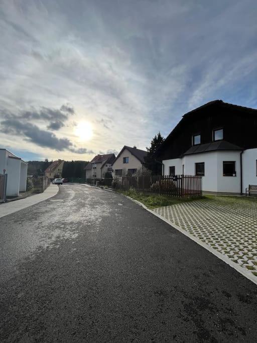 "Stone'S Throw" Krumlov 5 Min By Car, Lipno 15 Min By Car, 2 Bdrooms,Playroom Kájov 外观 照片