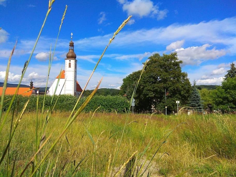 "Stone'S Throw" Krumlov 5 Min By Car, Lipno 15 Min By Car, 2 Bdrooms,Playroom Kájov 外观 照片