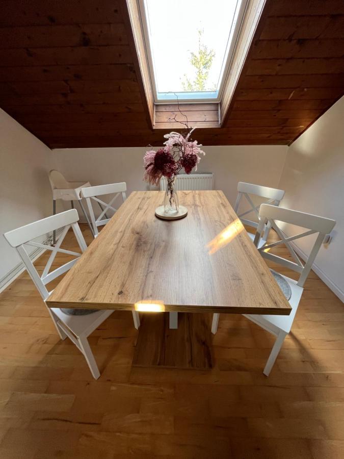 "Stone'S Throw" Krumlov 5 Min By Car, Lipno 15 Min By Car, 2 Bdrooms,Playroom Kájov 外观 照片